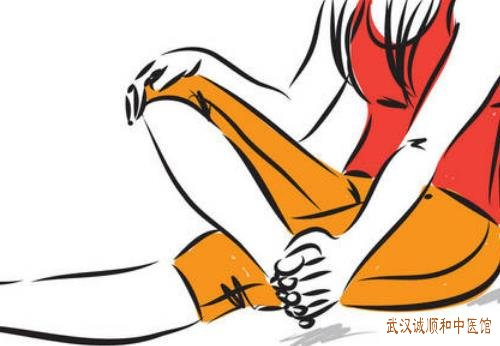 武汉积玉桥皮肤科中医门诊：中年人双下肢暗红色皮疹伴瘙痒干燥脱屑怎么调？